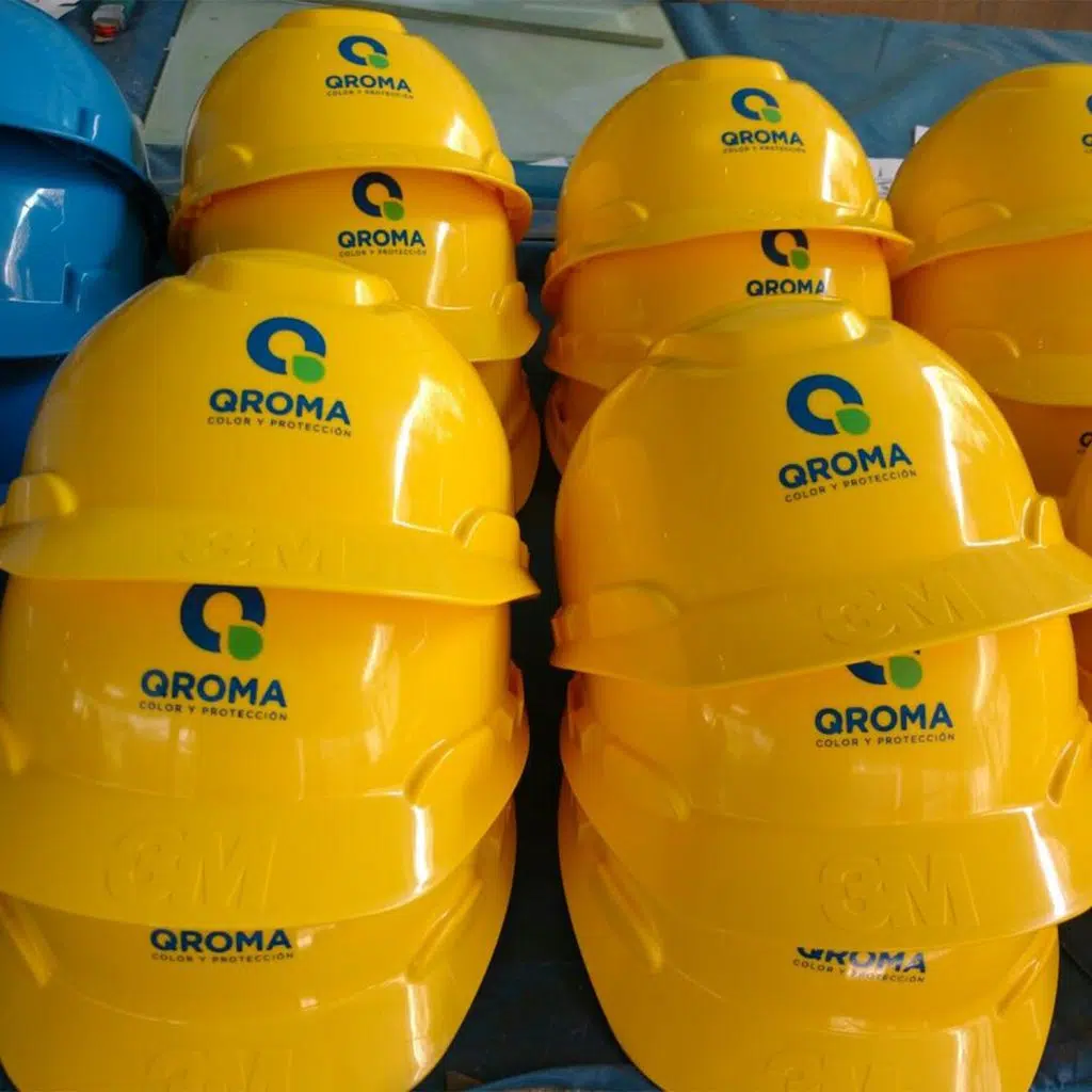 Marquage sur casques de chantier en ABS