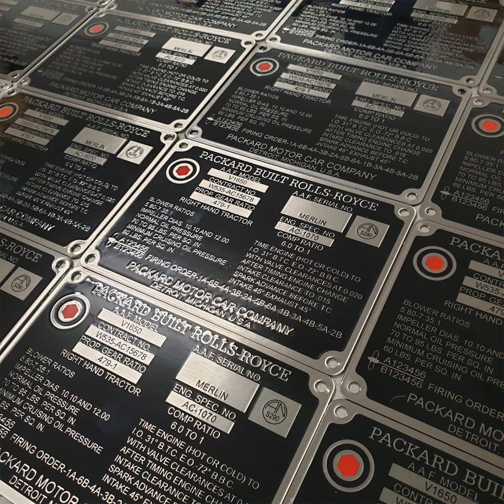 Gravure sur plaques industrielles en aluminium