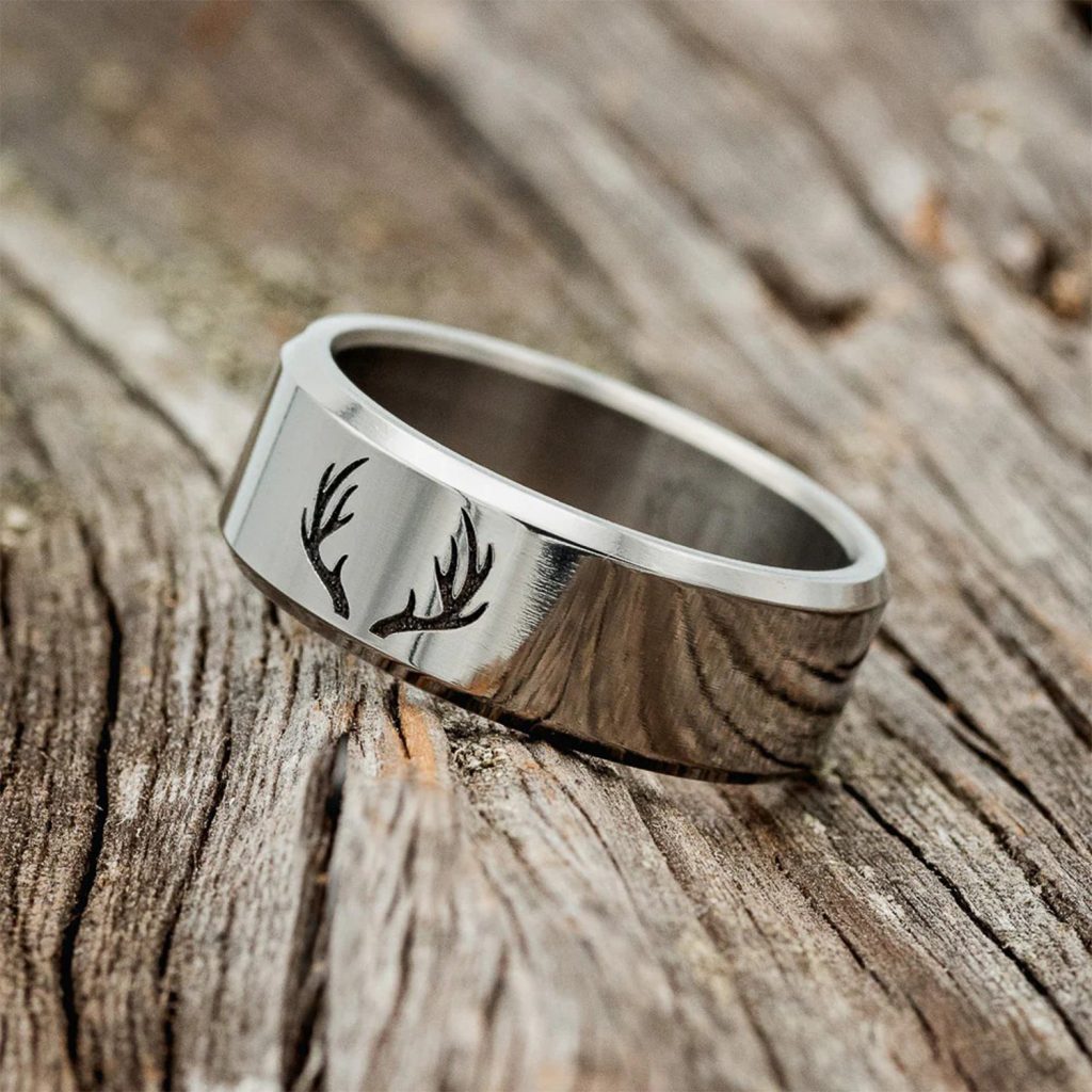 Gravure sur bague en argent