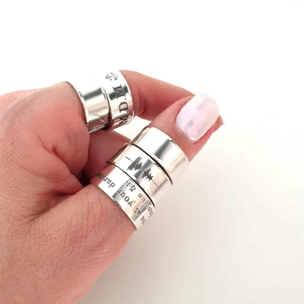 Bagues en argent avec marquage au laser fibré