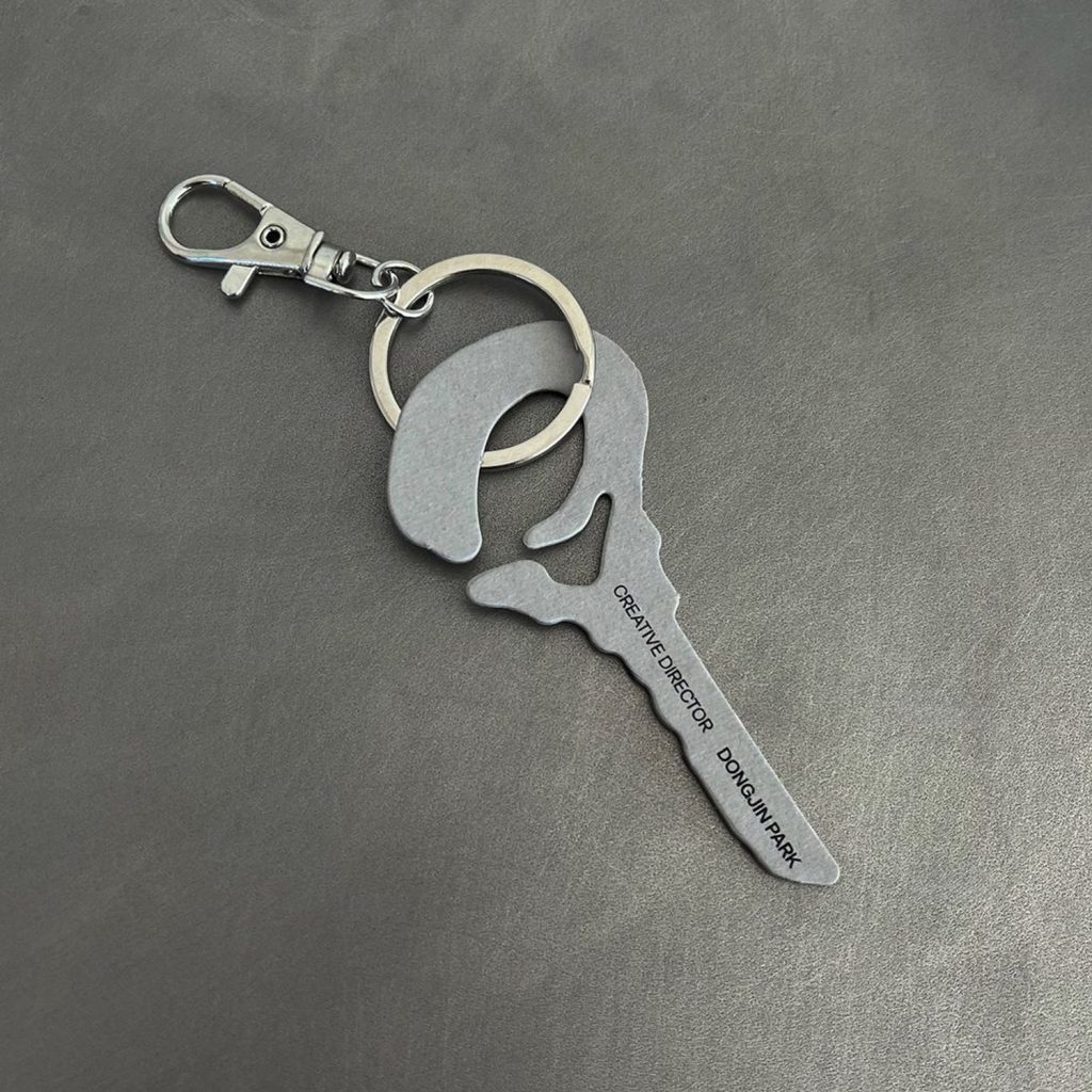 Marquage laser fibre sur clé en inox
