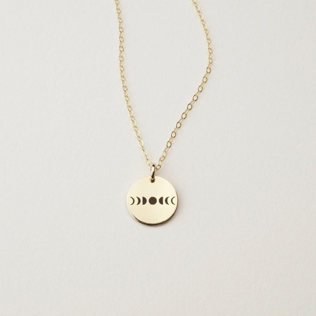 Marquage au laser CO₂ sur pendentif en laiton