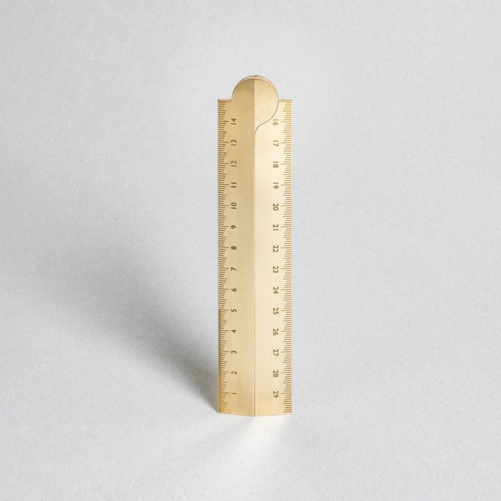Règle en laiton marquée au laser fibré