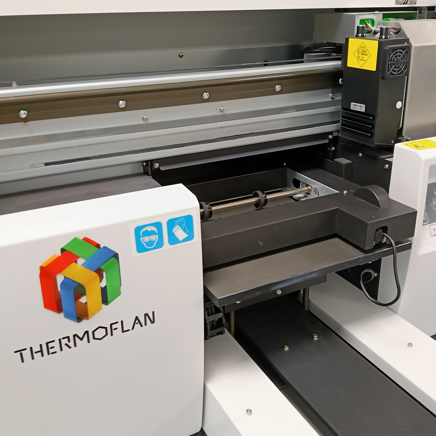 Tourne cylindre une machine d'impression Uv Led