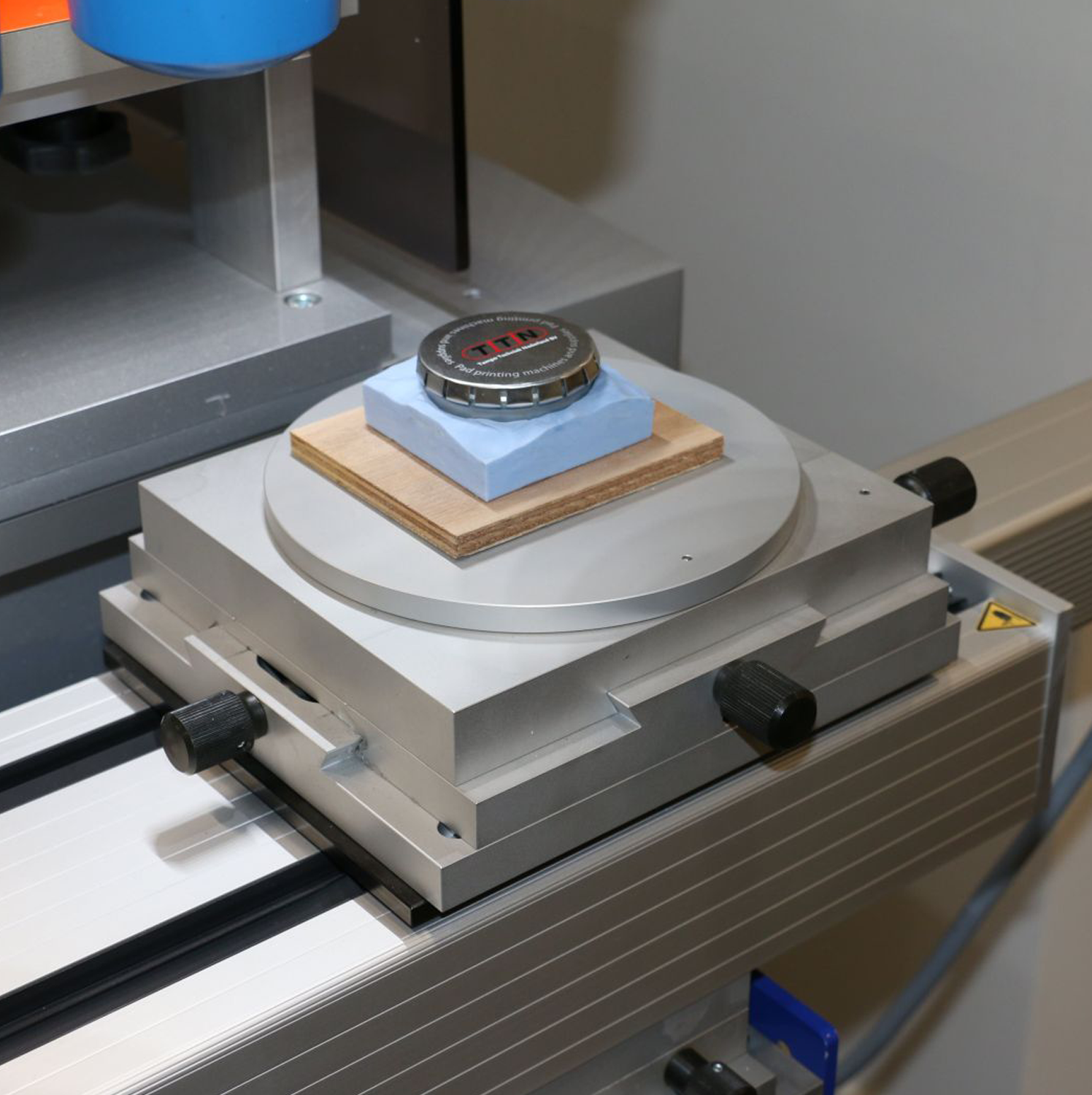 Table XY avec axe rotatif pour tampographie