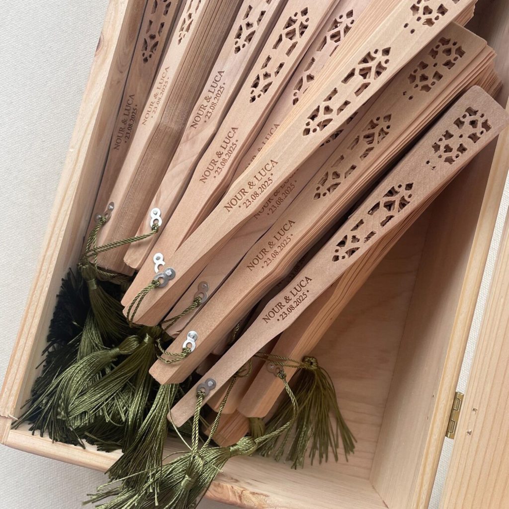 Cadeaux de mariage gravé au laser CO₂ en contreplaqué