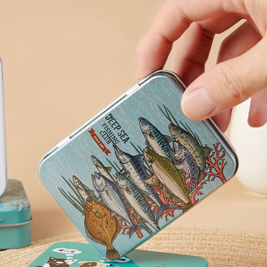 Impression UV quadri couleur sur un couvercle de boite à sardine en inox
