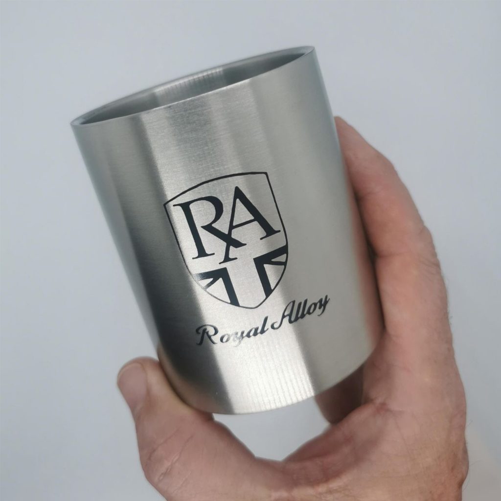 Impression UV sur un verre en inox