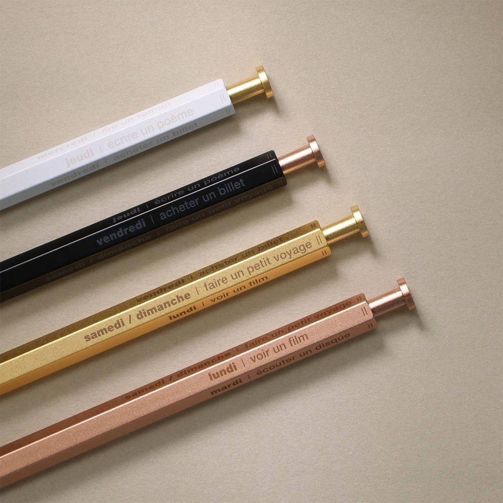 Stylos en laiton personnalisés par une gravure au laser fibré
