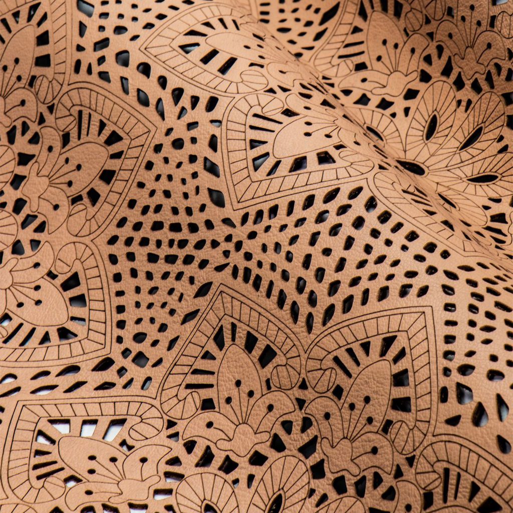 Textile en simili-cuir découpé au laser CO₂