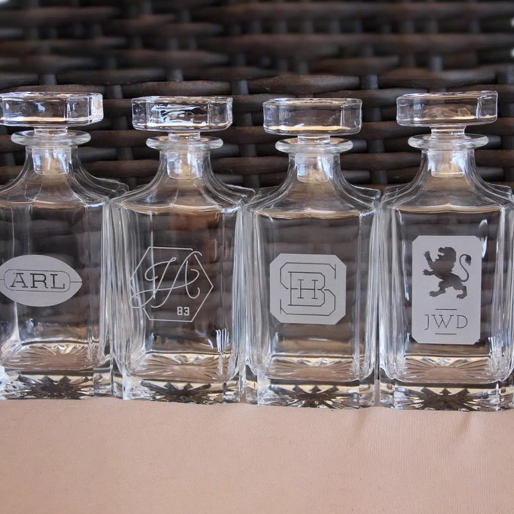 Bouteilles de verre à whisky gravée au laser CO₂