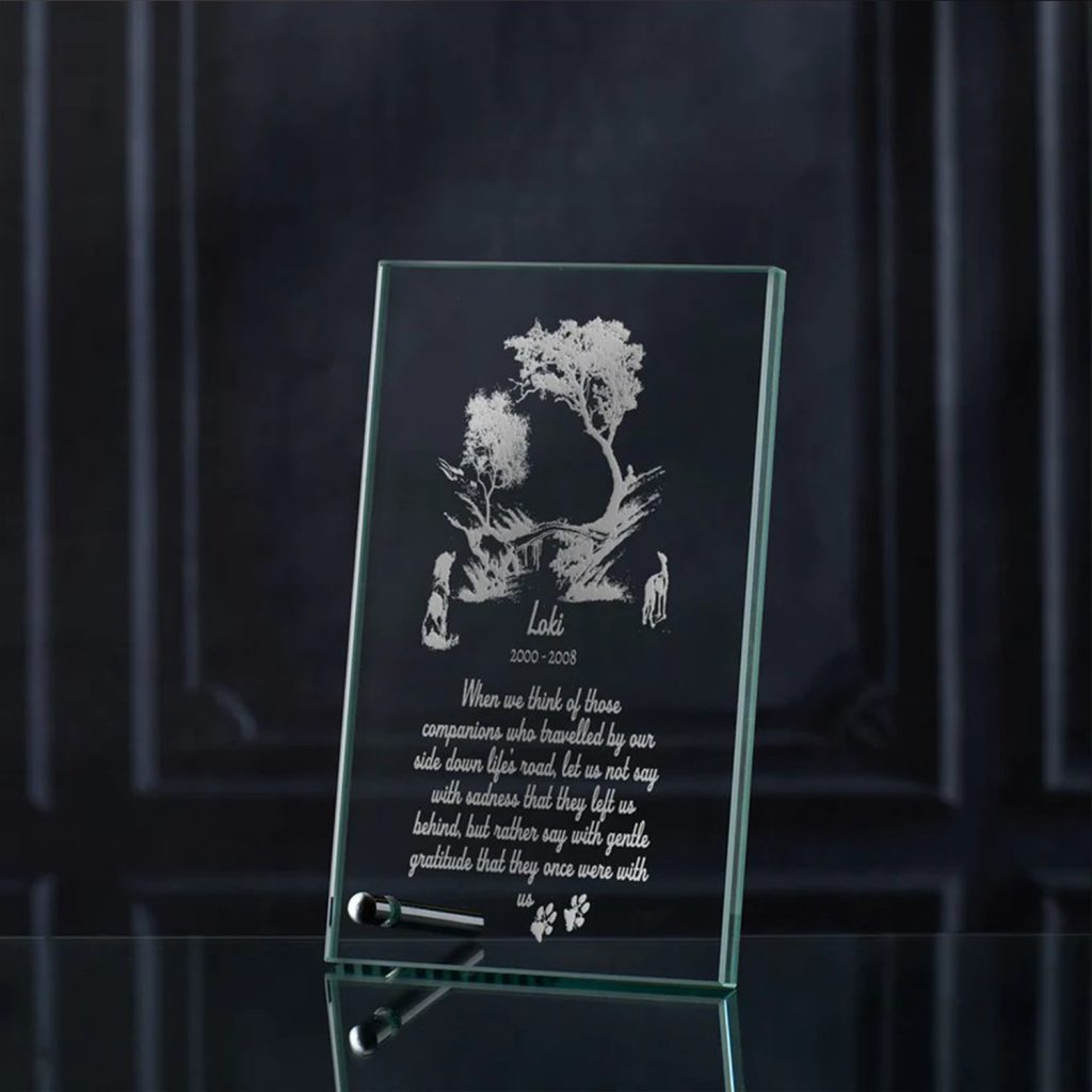 Plaque funéraire avec gravure laser CO₂